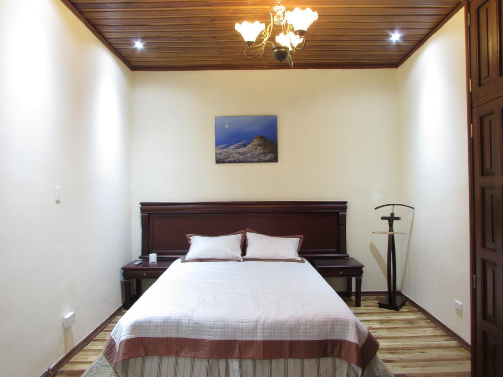 San Blas House & Suites Quito Extérieur photo